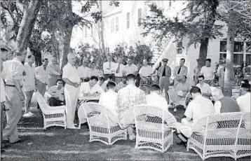  ?? BYRON ROLLINS/AP ?? President Harry Truman holds a 1949 press conference at what’s now known as the Little White House in Key West.