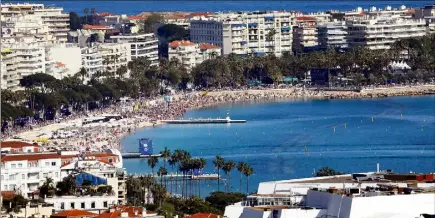  ?? (Photo Patrice Lapoirie) ?? L’événement a rassemblé énormément de monde sur la Croisette.