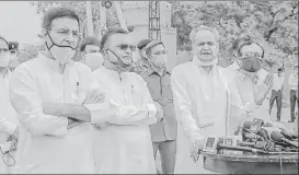  ?? PTI ?? ■
Rajasthan chief minister Ashok Gehlot with Congress leaders Randeep Surjewala, Avinash Pandey and Ajay Maken in Jaipur on July 24.