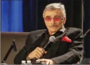  ?? THE ASSOCIATED PRESS FILE ?? Burt Reynolds participat­es appears in the Wizard World Chicago Comic-Con in 2015.