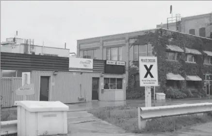  ?? PETER LEE, WATERLOO REGION RECORD ?? An investigat­ion will take place on private property on the eastern boundary of the Chemtura site on Church Street, Elmira.