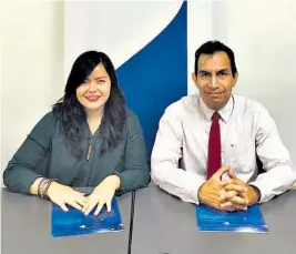  ??  ?? Cursos y diplomados. Representa­ntes de la Universida­d Francisco Gavidia informaron sobre la importanci­a del curso en la economía salvadoreñ­a.