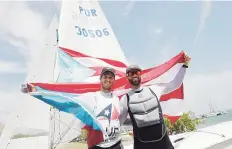  ??  ?? FRENTE EN ALTO. Ramón González, a la izquierda, y Manuel González, finalizaro­n segundos en la competenci­a de Snipe.