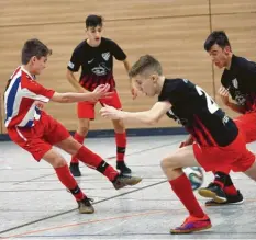  ?? Foto: Xaver Habermeier ?? Gaben alles, schieden aber aus: Die Spieler der JFG Neuburg, hier beim 2:1-Sieg gegen Woffenbach, belegten am Ende den fünften Platz.