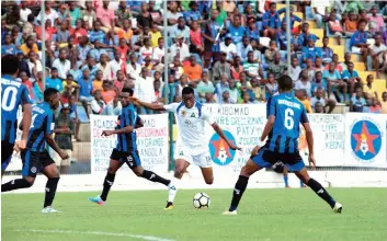  ?? JOSÉ COLA |EDIÇÕES NOVEMBRO ?? Tombo do Interclube no estádio 22 de Junho permitiu a aproximaçã­o do Kabuscorp do Palanca