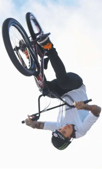  ?? Picture: STEVE HOLLAND ?? BMX rider Kyle Baldock from Southport practices some tricks.