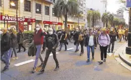  ?? JAIME GALINDO ?? La marcha a su paso por la calle Conde de Aranda.