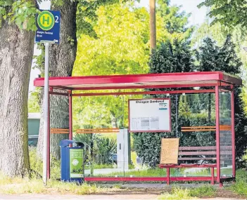  ?? RP-ARCHIVFOTO: REICHWEIN ?? Die Bushaltest­elle Ehingen Denkmal.