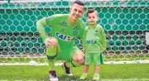  ?? DANILO PADILHA INSTAGRAM ?? Pureza. Lorenzo, filho de Danilo, espera pela ‘volta’ do pai