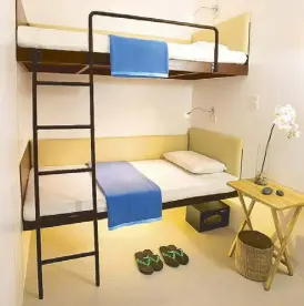  ??  ?? The Wings offers single-occupant chambers, twin rooms, bunkrooms, and family rooms. Accommodat­ion rates begin at P880 for a five-hour minimum capsule stay, inclusive of a light meal.