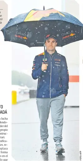  ?? ?? El mexicano sufrió los estragos de la lluvia, pero sin perder la sonrisa que ha mantenido en esta temporada.