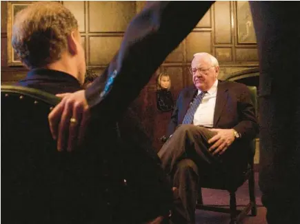  ?? ALEX GARCIA/CHICAGO TRIBUNE ?? Then-Gov. George Ryan, right, speaks to Chicago Tribune writer Steve Mills on Jan. 11, 2003, at Northweste­rn University’s law school in downtown Chicago on the day Ryan mass-commuted the sentences of Illinois death row inmates to life in prison.