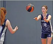  ?? Photo: Megan Fisher ?? Passing it off: Shepparton’s Abby Commadeur.