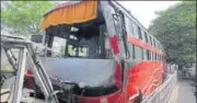 ?? SUNIL GHOSH/ HT ?? The luxury bus that collided with the DTC bus.