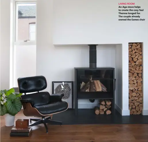  ??  ?? LIVING ROOM
An Aga stove helps to create the cosy feel Therese longed for.
The couple already owned the Eames chair