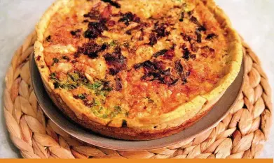  ??  ?? Die biltong-quiche waarvoor selfs hardebaard­e nie nee sê nie.