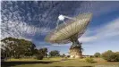  ??  ?? El radioteles­copio de sesenta y cuatro metros del Observator­io Parkes en Australia, el cual detectó señales potenciale­s de Próxima Centauri el año pasado