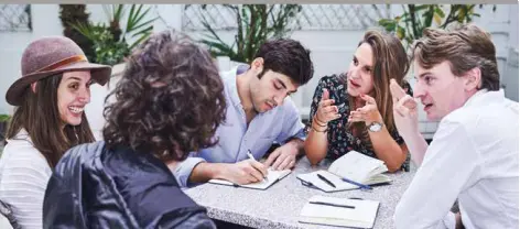  ?? [ALICE SANTINI] ?? Améliorer le vivre ensemble et préserver l’environnem­ent, les jeunes actifs privilégie­nt le sens et l’impact positif de leurs actions plutôt que la multiplica­tion des profits.