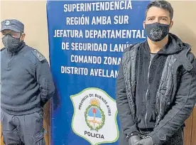  ??  ?? Esposado. Alexis Zárate fue arrestado ayer en Avellaneda.