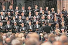  ?? FOTO: FELIX OECHSLER ?? Das philharmon­ische Orchester der Stadt Ulm, der Motettench­or der Münsterkan­torei Ulm und der Oratorienc­hor gestaltete­n das Schwörkonz­ert 2017.