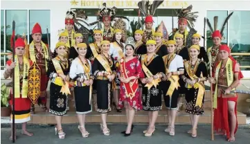  ??  ?? Participan­ts of last year’s Ruran Ulung and Padan Liu Burung pageants in a photo call.