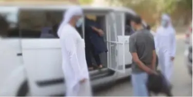  ??  ?? ↑ The Abu Dhabi Police have arrested five Asians who duped people through phones.