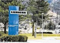  ?? RUGGENTHAL­ER ?? Vor einem
Jahr feierte Liebherr in Lienz sein 40-jähriges Bestehen. Mit der Ansiedlung des Betriebes bekam die Industrie in Osttirol Aufschwung