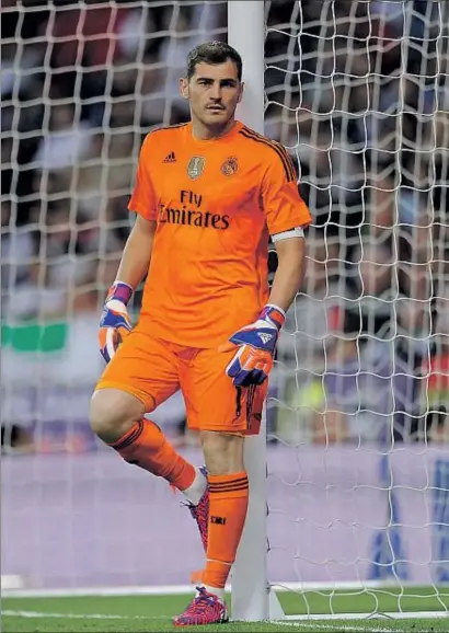  ?? DENIS DOYLE / GETTY ?? El capitán del Real Madrid, Iker Casillas, en un partido de esta última temporada
