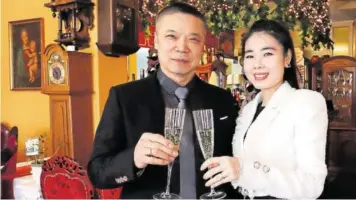  ?? ?? Nguyen Minh Khai mit Gattin Tu Tri Thuy.