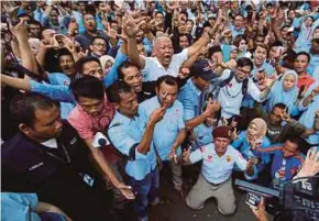  ?? REUTERS PIC ?? Supporters of presidenti­al candidate Prabowo Subianto reacting after his victory declaratio­n in Jakarta yesterday.