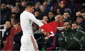  ??  ?? Granit Xhaka goaded Arsenal fans who cheered his substituti­on against Crystal Palace but the cause of the incident are deep rooted. Photograph: Tony O’Brien/Action Images via Reuters