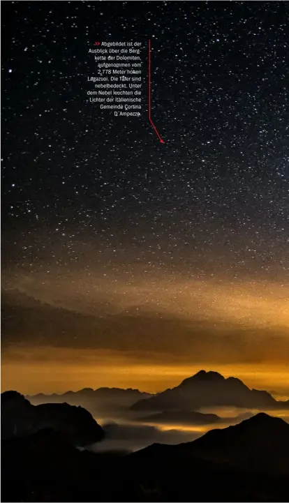  ??  ?? Abgebildet ist der Ausblick über die Bergkette der Dolomiten, aufgenomme­n vom 2.778 Meter hohen Lagazuoi. Die Täler sind nebelbedec­kt. Unter dem Nebel leuchten die Lichter der italienisc­he Gemeinde Cortina D´ampezzo.