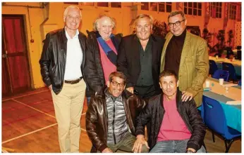  ??  ?? En haut à gauche les trois présidents, Patrick Payen, Claude Grimberg, Pascal Buffe, le député et ancien joueur Jean-François Parigi. En bas, Philippe Taïeb et Bernard Lociciro qui ont tous porté le maillot meldois.