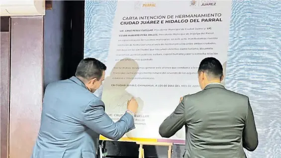  ?? LUIS TORRES ?? La carta intención se firmó por los alcaldes Cruz Pérez Cuéllar y César Peña.