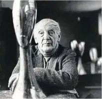  ?? ?? Hagenauer 1981: von der Wiener Kunstgewer­beschule in die Bildhauerk­lasse von Anton Hanak, zu Dagobert Peche und in die Fachklasse für Metall von Josef Hoffmann.