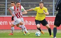  ?? FOTO: SAMLA ?? Alexander Bittroff (re.) verletzte sich im Auswärtssp­iel gegen die U23 des 1. FC Köln und fällt bis zum Beginn der Winterpaus­e aus.