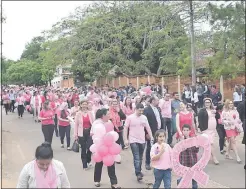  ??  ?? En Coronel Oviedo nuestro correspons­al Víctor Daniel Barrera informó que se realizó una campaña de conciencia­ción con charlas, testimonio­s y culminó con una gran marcha hasta la plazoleta de la Catedral.