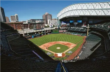  ?? Godofredo A. Vasquez / Staff photograph­er ?? The Astros will upgrade Minute Maid Park in right field and on the suite level along the third base side. The team will pay for the changes to the stadium, which has not been substantia­lly altered since opening in 2000.