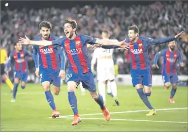  ??  ?? Sergi Roberto maakt historisch­e comeback compleet met goal in blessureti­jd. (Foto: UCL)