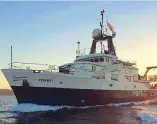  ??  ?? Phoenix Può trasportar­e fino a 400 persone, appartiene alla Migrant offshore aid station