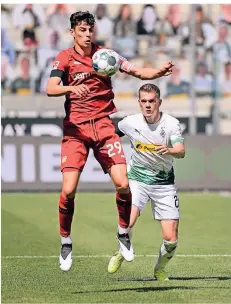  ?? FOTO: AP ?? Matthias Ginter ist geblieben, Kai Havertz ist weg - das unterschei­det Borussia von Bayer.