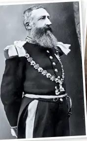  ??  ?? Belgiens kung Leopold II skapade Kongofrist­aten som sin personliga koloni. Till sin hjälp anlitade han britten Henry Morton Stanley (till höger). På fotot är Stanley avbildad med sin tjänare och adoptivson Kalulu.