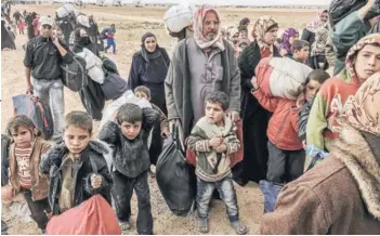  ??  ?? La frontera entre Jordania y Siria por la que transitan miles de refugiados es retratada en el filme.