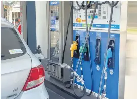  ?? NA ?? El litro de nafta súper cuesta 73,60 pesos en Ciudad de Buenos Aires.
