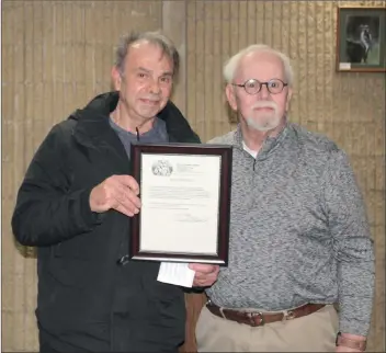  ?? Photo by Larry McGuire/The Punxsutawn­ey Spirit ?? Punxsutawn­ey Mayor Richard Alexander (right) presented local boxing legend Joe Helman with a proclamati­on at Monday’s Punxsutawn­ey Borough Council meeting.