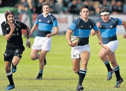  ?? Picture: EUGENE COETZEE ?? TRYLINE IN SIGHT: St Andrew’s No 8 Miles Danckwerts goes on the run during their rugby match against Pearson on Saturday