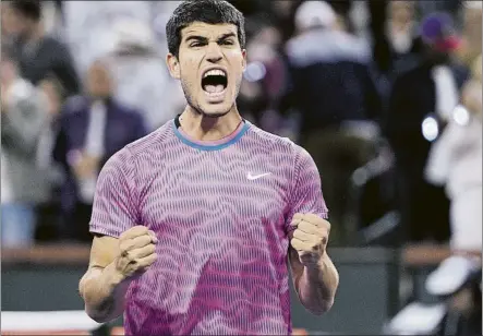  ?? FOTO: AP ?? Carlos Alcaraz, séptimo triunfo consecutiv­o en Indian Wells, donde empezó la defensa del título ganando al italiano Matteo Arnaldi