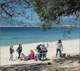  ??  ?? L’été est l’occasion de responsabi­liser les enfants, avance un pédopsychi­atre.