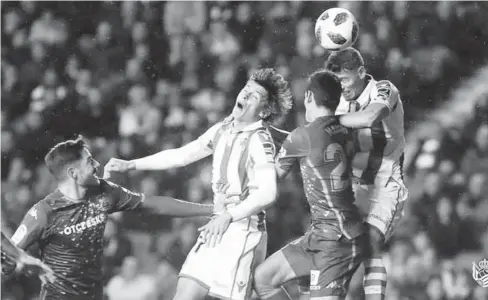  ?? AGENCIAS ?? &gt;El mexicano Héctor Moreno jugó en el empate entre la Real Sociedad y el Real Betis por la Copa del Rey.