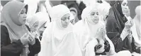  ?? — Gambar Bernama ?? BACAAN YASIN: Shahrizat pada Majlis bacaan Yassin dan Tahlil untuk pemimpin Wanita UMNO yang meninggal dunia, di PWTC, Kuala Lumpur, semalam.